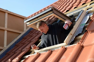 Pose de fenêtres de toit Velux à Aroz